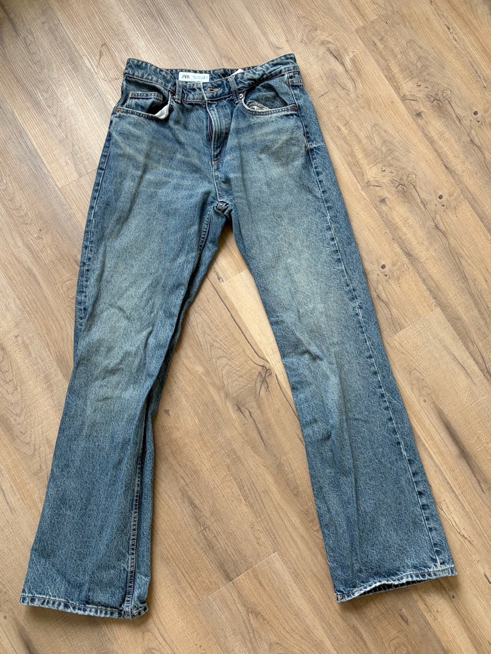 Zara Women's Straight Leg Jeans in Faded Blue